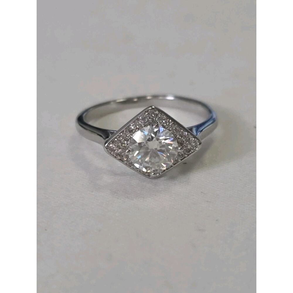 Sparkly Clear 1ct Moissanite Stone Ring Unique Shaped Halo Sz 8 GRA Certificate